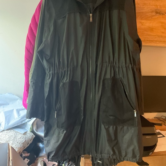 Eli Tahari Lightweight Rain Coat - Picture 4 of 8